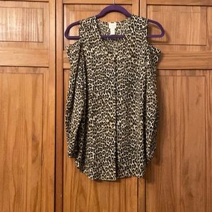 Chico’s size zero, leopard print top